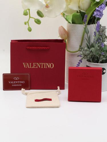 ملحقات فالنتينو طبق الاصل