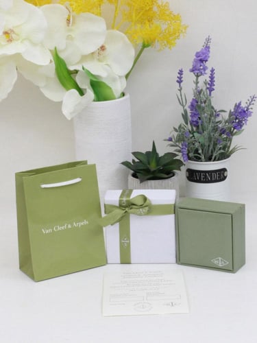 خاتم فان كليف أبيض شامل الملحقات