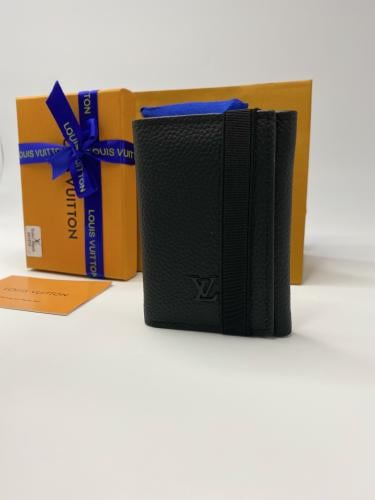 محافظ لويس فيتونLv مع الملحقات