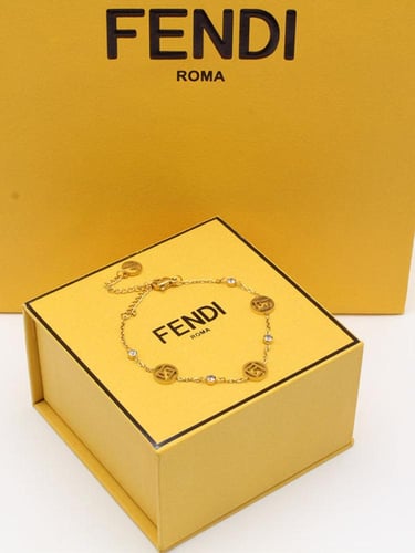 سوارة فندي ذهبي شامل الملحقات