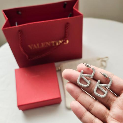 حلق فالنتينو فضي شامل الملحقات