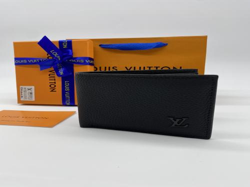 محفظه لويس فيتون LV مع ملحقاته