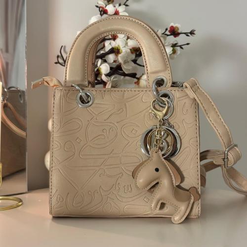 The authenticity bag beige