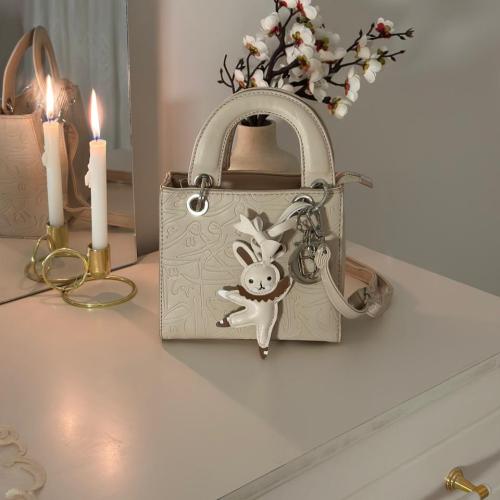 The bag of authenticity off white