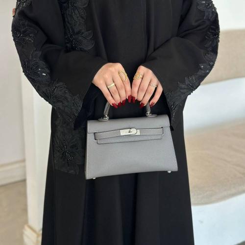 بيلي رمادي