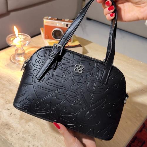 The bag of authenticity black