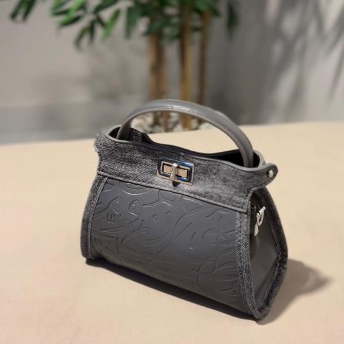 The bag of authenticity black