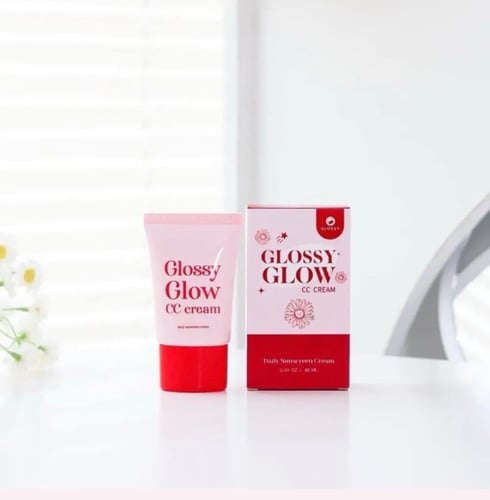 Glossy Glow CC Cream skin tone correction cream an...
