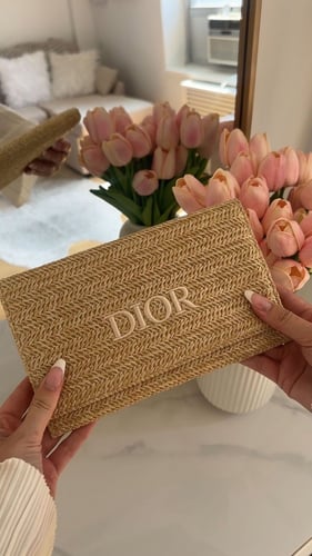 شنطة ديور الصيفيه