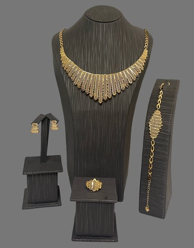A luxurious set with a distinctive design that attracts attention