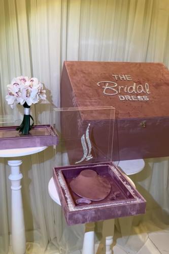 Dress package including the necklace box and the handle box