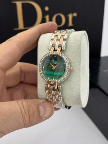 ساعة يد نسائية