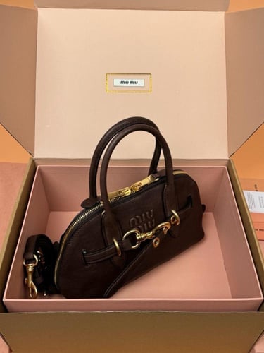 ميو ميو Aventure Nappa مقاس 28cm