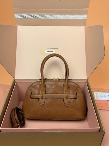 ميو ميو Aventure Nappa مقاس 28cm