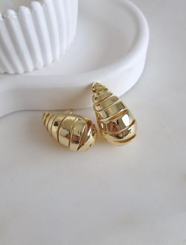 أقراط أذن موديل قطرة الماء الجديد مطلي ذهب ME-051