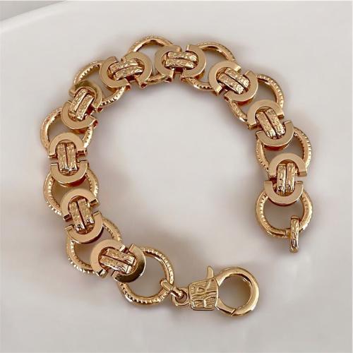 سوار جنزير بحلقات متتداخلة مطلي ذهب. MB-135