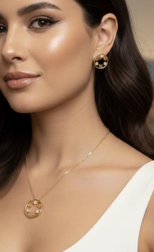 طقم عقد وأقراط بتصميم هندسي فاخر مطلي ذهب . MS-067