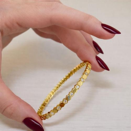 سوار بتصميم مستوحى من ماركة مقاس ستاندر مطلي ذهب و...