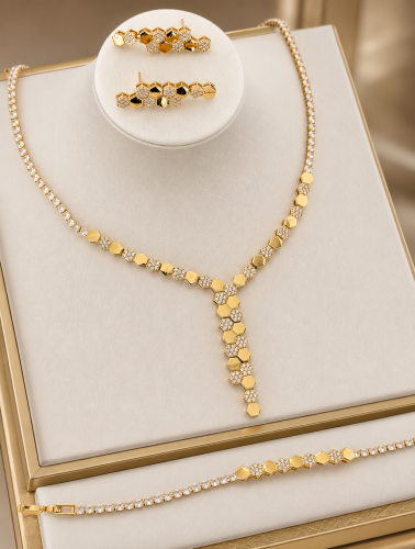 طقم شوميه تنس مؤلف من ثلاث قطع مطلي ذهب . MS-063