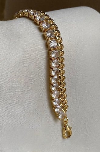 سوار مصمم من جنزير مطلي ذهب مع سلسلة من أجحار الأل...