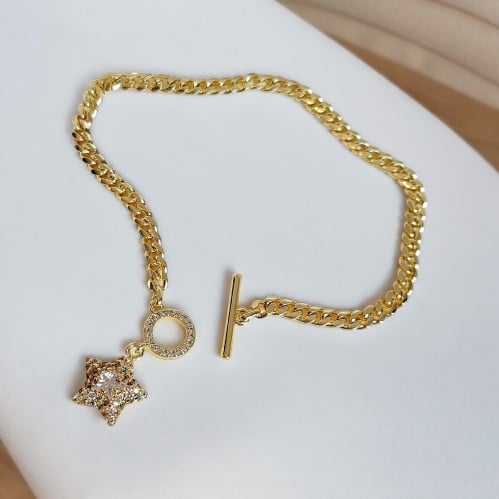 سوار جنزير مع تعليقة بشكل نجمة مرصعة بالزركون مطلي...