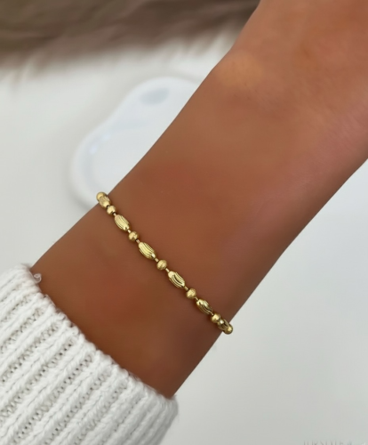 سوار ناعم مطلي ذهب عيار ١٨. MB-326