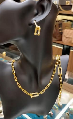 طقم بتصميم مستوحى من تيفاني من ثلاث قطع مطلي ذهب ع...