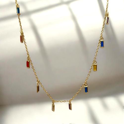 سلسال طويل مزين بكريستالات ملونة مطلي ذهب عيار ١٤...