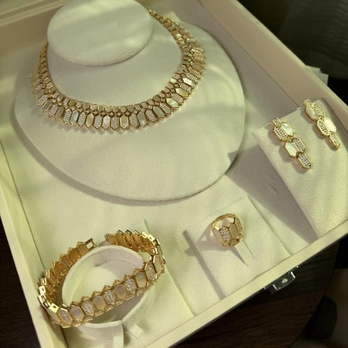 طقم زركون وصدف فاخر مطلي بديل الذهب . MS-078