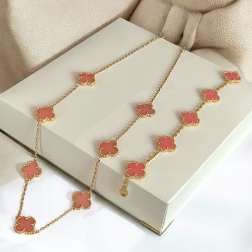 طقم مستوحى من فان كيف عبارة عن سلسال مؤلف من سبع و...