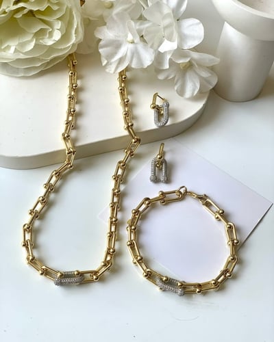 طقم بتصميم مستوحى من تيفاني من ثلاث قطع مطلي ذهب ع...