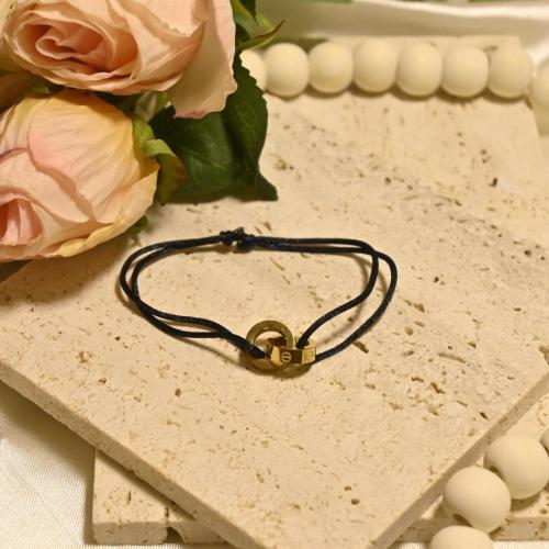 أسوارة مستوحاة من تصميم كارتير خيط أسود مع حلقتين...