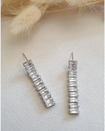 أقراط أذن من حبات الكريستال المستطليلة. ME-026