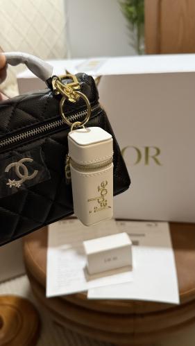 تعليقة Jador Dior
