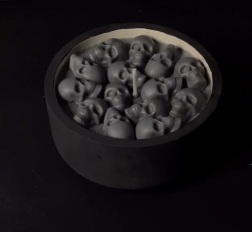 Sea of ​​Skulls Candle