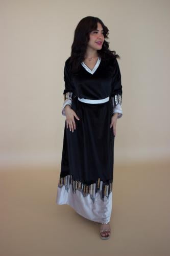 جلابية شتوية باللون الاسود بتطريز مميز من الاسفل و...