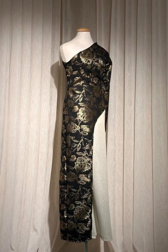 فستان ناعم ون شولدر بقصة مائلة