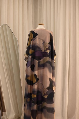 جلابية نسائية طويلة بدون أكمام مع حزام من القماش ا...