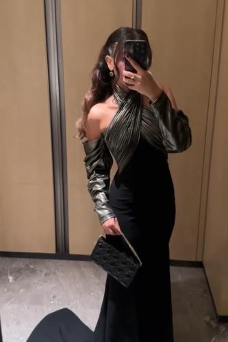 فستان ناعم بأكمام بياقة هالتر