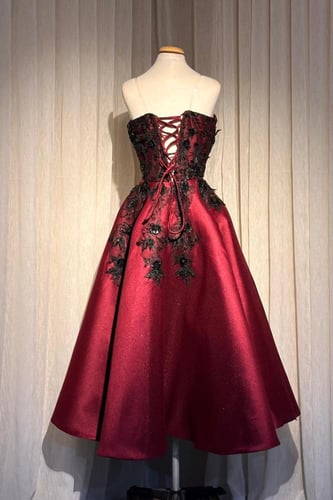 فستان سهرة ميد مزين بالورود