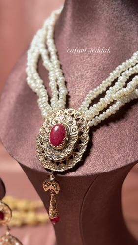 طقم مجوهرات مطلي بالذهب( سلسلة طويلة)