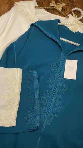 جلابية بقبعة