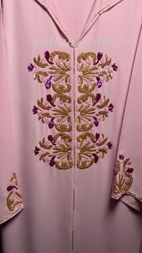 جلابية زهرة( تطريز يدوي)