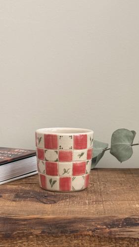 Dark pink square cup