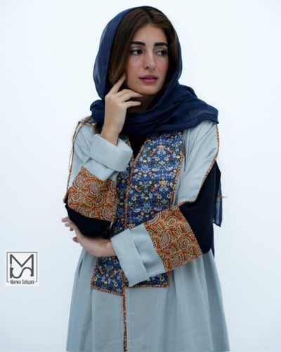 عباية يومية كتان قطن وكريب من الخلف