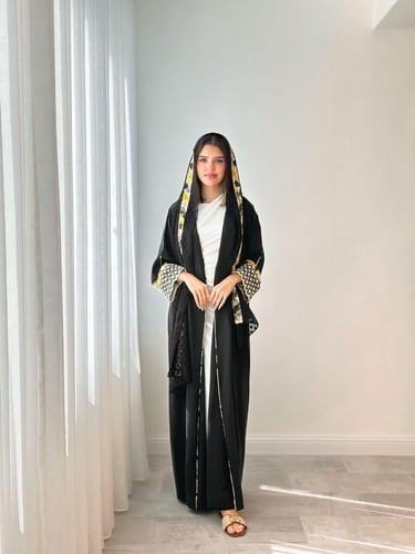 لينن مغسول اسود مع أكمام كروشيه