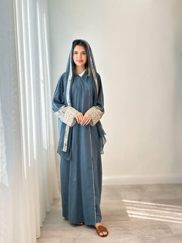 لينن مغسول ازرق مع أكمام كروشيه