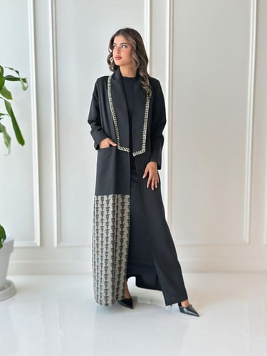 بليزر مطرز بالخيوط