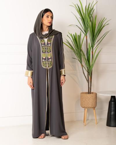 عباية كريب تطريز بالخيوط