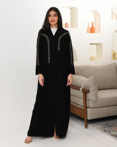 عباية كريب تطريز يدوي مقاس 56(M-L)